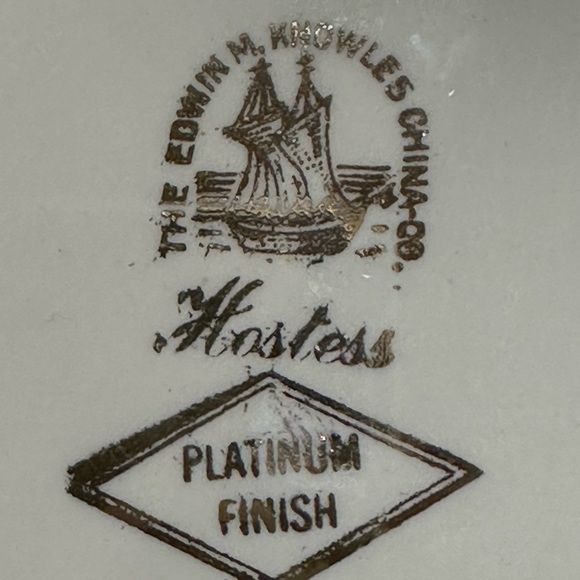 Platinum VINTAGE Edwin M Knowles Hostess Gravy Boat and Saucer - Picture 3 of 4